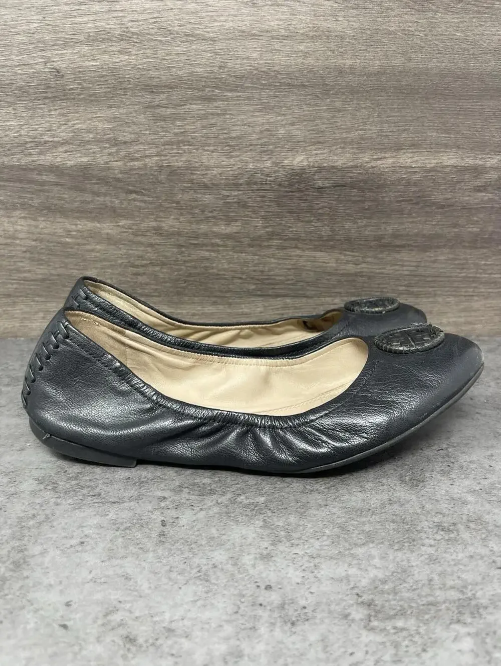 Tory Burch Black Leather Flats Womens Size 8.5 Slip On Shoes